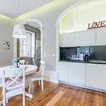 Διαμέρισμα Guestready - Chic Retreat In The Heart Of *