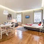 Guestready - Chic Retreat In The Heart Of * Oporto
