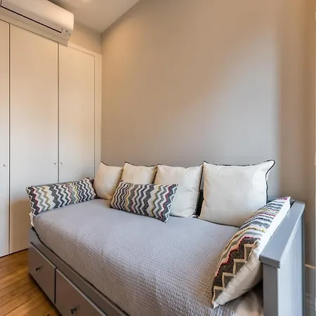Апартаменты Guestready - Chic Retreat In The Heart Of