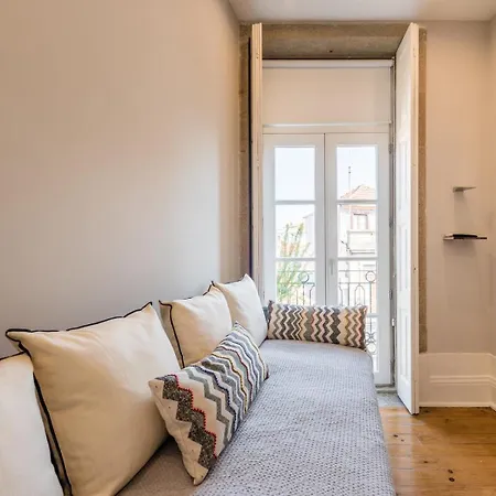 Апартаменты Guestready - Chic Retreat In The Heart Of